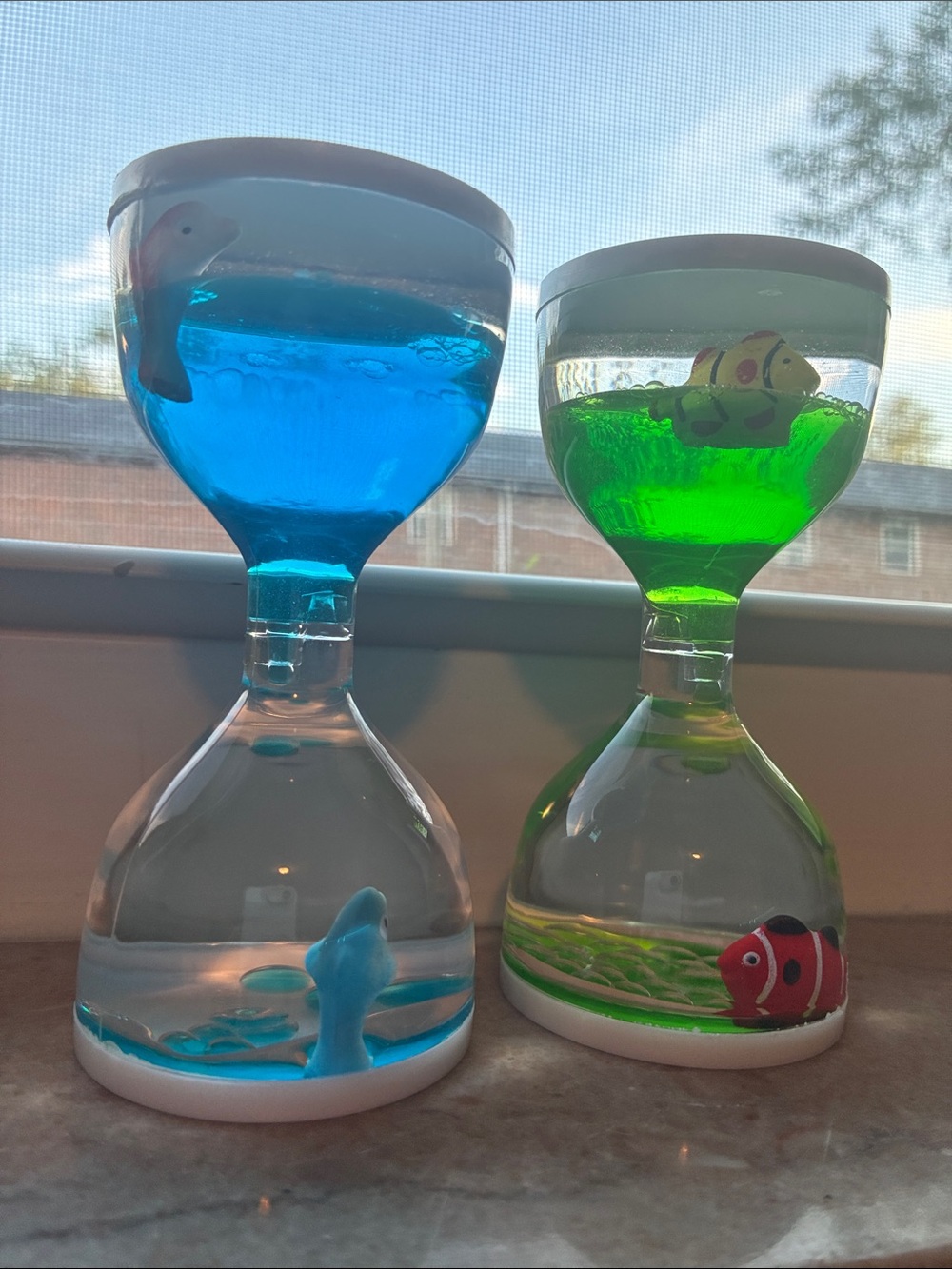 Frutiger Aqua Hourglass Liquid Fish Dolphin 90s Y2K Sensory Decor Kids Office